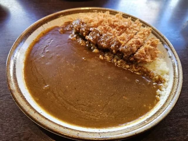カレーのチェーンとかいうCoCo壱が胡座をかいてる業界ww