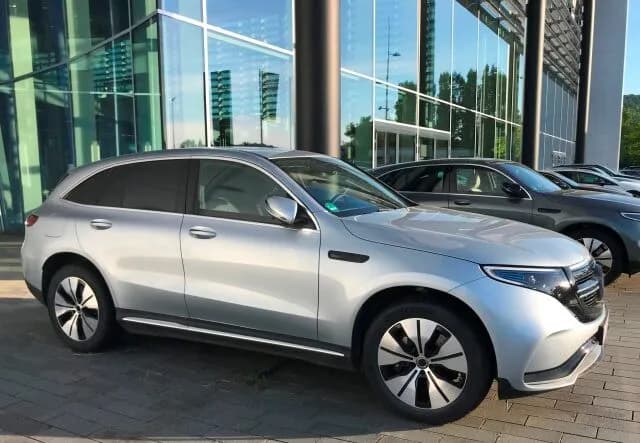 正直SUV乗ってる奴って浅いよな