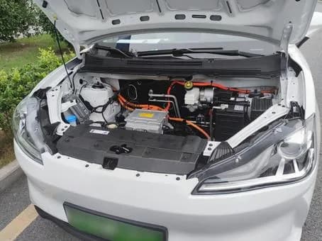 【疑問】車のボンネットってなんでついてるんや？ｗｗｗｗｗｗｗｗｗｗｗｗｗｗｗｗ