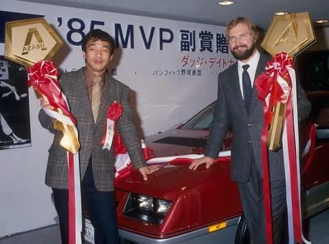 落合博満　首位打者5回 本塁打王5回 打点王5回 最高出塁率7回 MVP2回←これ