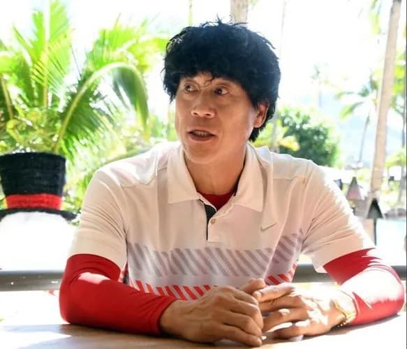 【朗報】ジョージ・マッケンジーさん(49歳)の毛量、永久に不滅っぽそうｗｗ