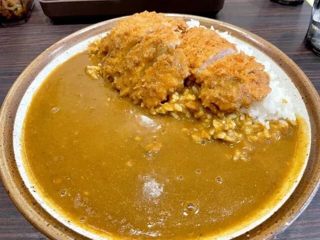 日本人「CoCo壱高すぎ！もう行かない！」←CoCo壱が潰れない理由