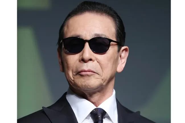 【悲報】タモリ(80)「認知症の兆候はある。冷蔵庫開けて『あれ？なんで冷蔵庫開けたんだっけ？』とか」