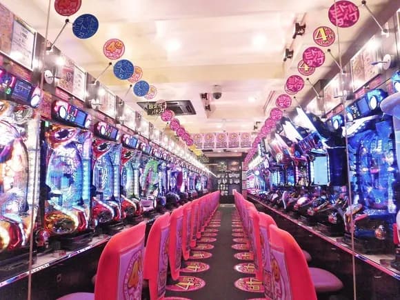 【悲報】パチ屋店長ブチギレ「最終警告。全国のパチンコ店、全滅します」