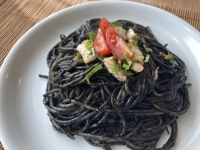黒い料理3つあげてみて（イカ墨以外で）←なくね？