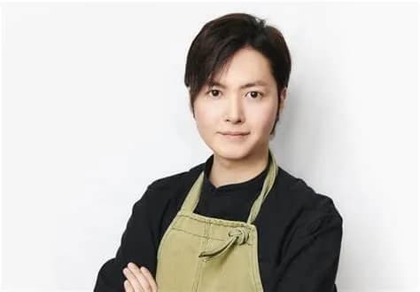 【悲報】リュウジ「俺のローストビーフ覚えたら他のは食べられないよ」心無い人「これ生肉じゃん…」