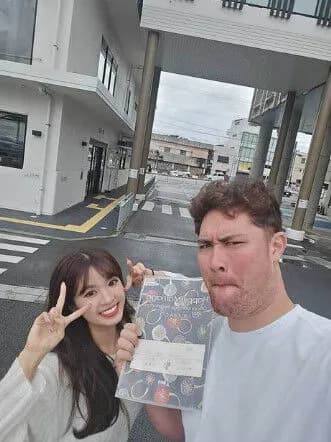 【悲報】巨人リチャードの婚姻届の証人ｗｗｗｗｗｗｗｗｗｗｗ