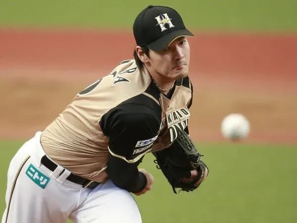 【悲報】日ハムさんおっちゃんに4年で24億もの契約を費やしてしまうｗｗｗｗｗｗｗ