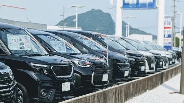 車に興味ないけど車必要な人は何を基準に選べばいい？