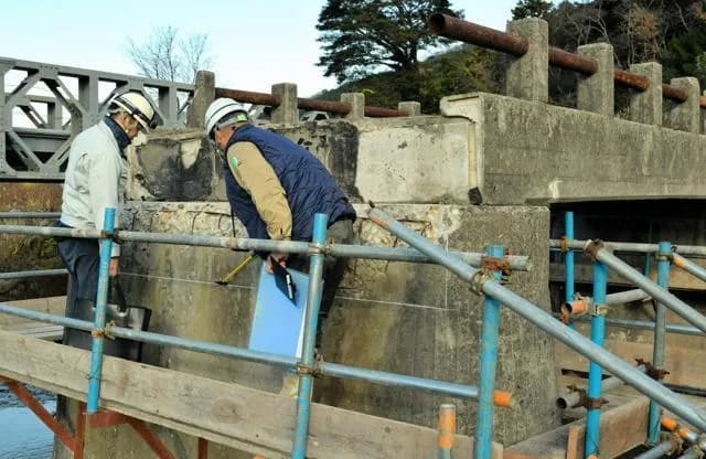 政府「すまん…10年後には地方自治体は崩壊してるわ」
