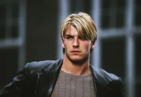 【悲報】ワイ「全盛期のベッカムがイケメンすぎる」イギリス人「あいつイングランドじゃ三枚目キャラだぞ」