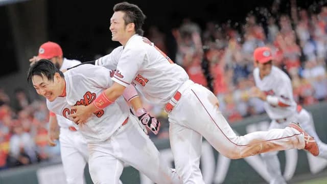 カープ歴代B9外野手「山本浩二、前田、緒方、金本、丸、鈴木誠也から3人選べ」←コレｗｗｗ