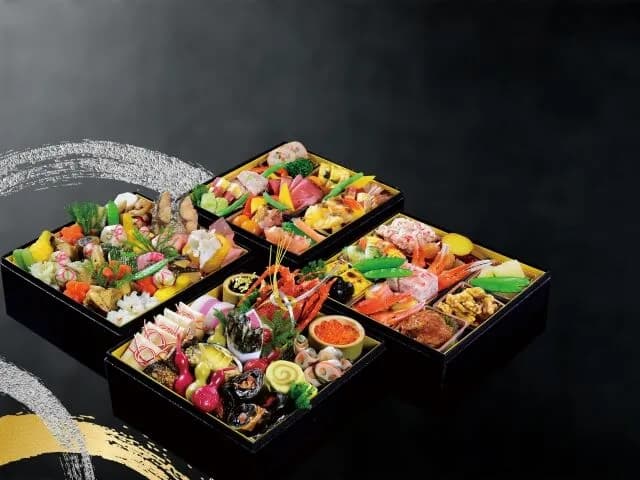 おせち(美味しいです、見た目が綺麗です、種類豊富です、一品一品に意味があります)←この伝統料理