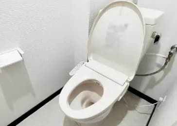 【朗報】ローソン公式見解「買い物しないでトイレだけ使用OK。当社は『コンビニトイレは社会インフラ』と認識」