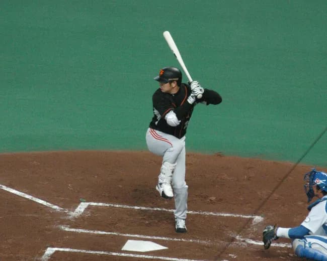 高橋由伸←頭良い、イケメン、守備上手い、1年目に.300、2年目に34本塁打打ってます