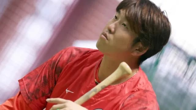 カープ小園、球団史上初の快挙「左打者で両リーグ最高打率＆最少三振」