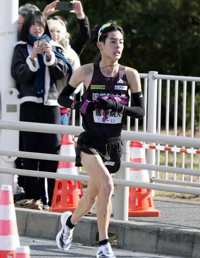 【悲報】國學院野中「乱入したポメラニアンを避けたら足がつった」