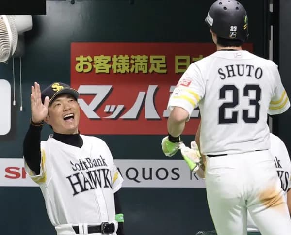 SB小久保監督「監督がいらないって状態が理想」