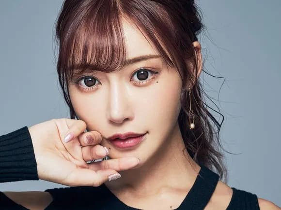 【悲報】元トップセクシー女優の明日香キララ(37)、美貌を得た代償に歯を失ってしまう・・・・・・・・・・・・・