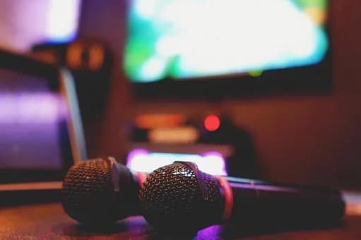 【疑問】なんでチー牛ってカラオケで女性ボーカルのアニソンをオク下で歌うんや？ｗｗｗｗｗｗｗｗｗｗｗｗｗｗｗｗ