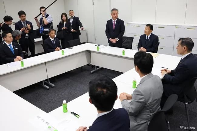 維新の会「徴兵制の復活も必要だと考えてる」自民党「それはさすがに」