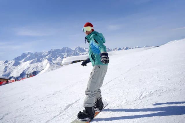 若者が楽しいとわかってるのにスノボをしない理由