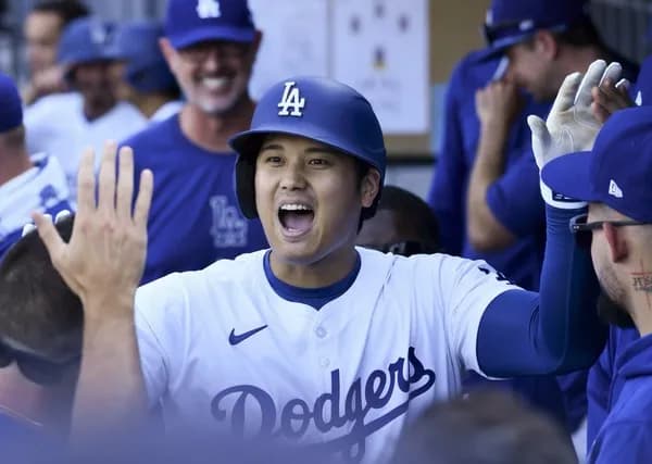 目の前で大谷翔平とワイが溺れてたとしたらどっち助ける？