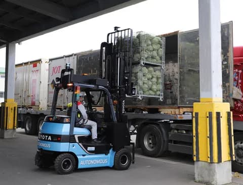 （ヽ´ん`）「倉庫のバイトで200kgのパレットを手で持って運んでる」