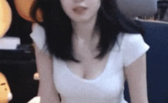 【朗報】顔68点・体95点の超高レベル配信者が見つかってしまうｗｗｗｗｗｗｗｗ