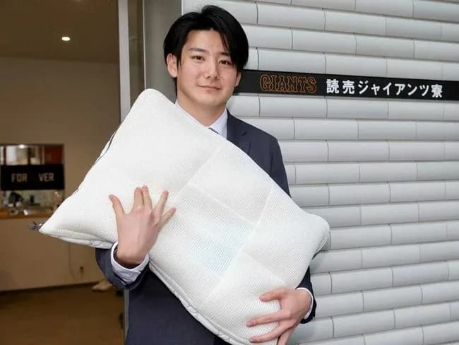 【悲報】巨人ドラ1竹丸、新宿駅では迷子になりかけて入寮で遅刻してしまうw w w w w w w w w w w w w w w w w w w w