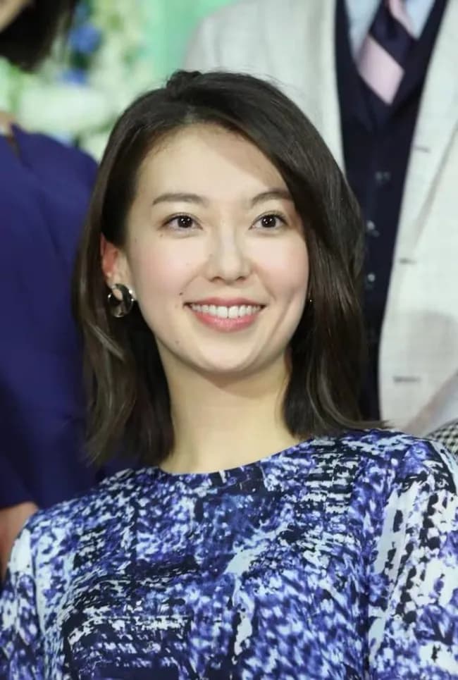 【悲報】NHK女子アナ「東大卒・帰国子女の私に地方勤務させるとかムカつく！辞めてやるわ！」