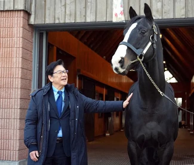 栗山英樹氏、種牡馬と対面「“やることはやりますよ”という空気感」「刺激をもらった」