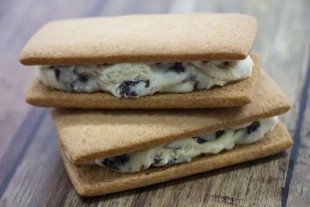 お前らって『白い恋人』『マルセイバターサンド』にケチつけるけど北海道土産としては何がいいの？