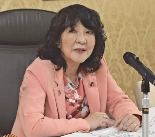 日本政府「4日連続でレアアース輸出規制をやめるように中国に言った。アメリカがいる前でも言ったわ」