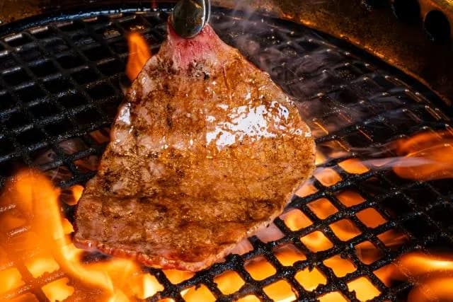 日本人の焼肉離れ…焼肉店の倒産が過去最高を記録