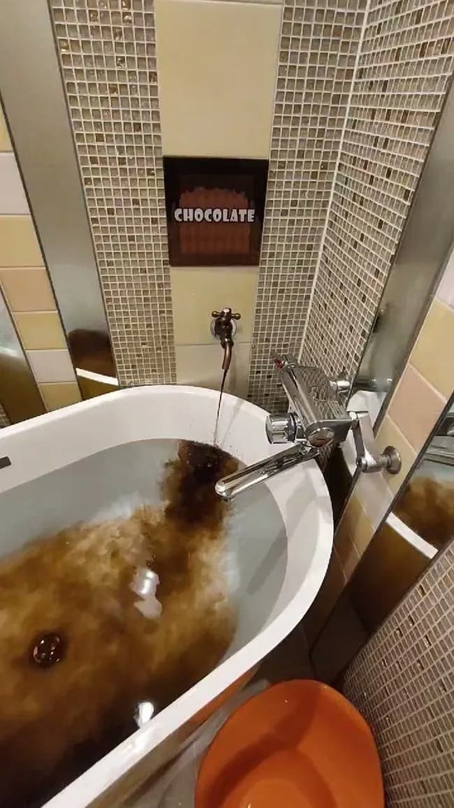 【画像】チョコレート風呂を楽しめる新感覚ホテルが話題に