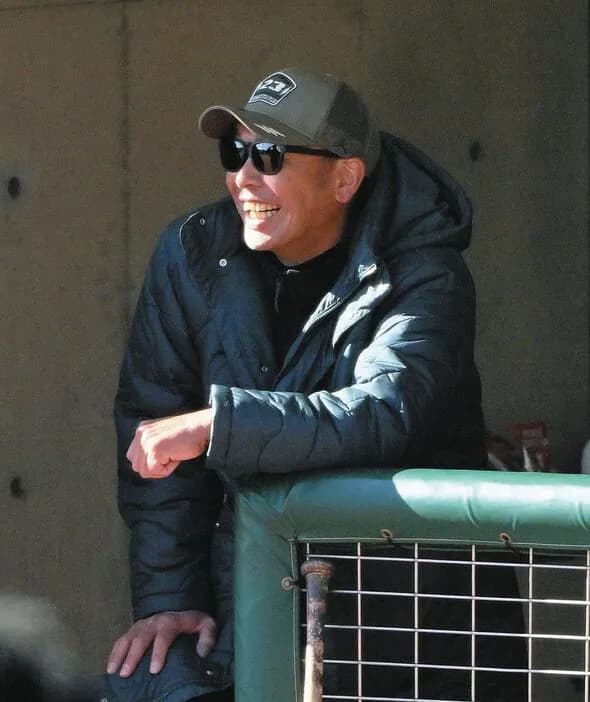 巨人・阿部監督、1軍スタート「全員チャンス」新人合同自主トレ視察で明言「新しいジャイアンツをつくる。新人の抜てきも」