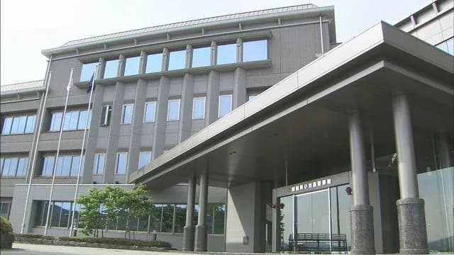 コンビニなどに「わいせつDVD」を置いた疑い　会社役員の男(67)を逮捕「元気な男性  ご自由にどうぞ」