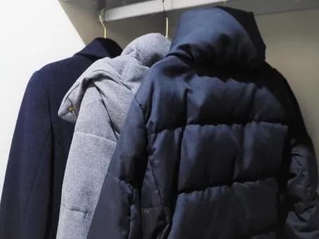 【画像】チー牛のアウター、薄すぎるｗｗｗｗｗｗｗｗｗｗｗｗｗｗｗｗ