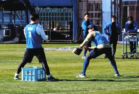 DeNA3位・宮下朝陽、初の屋外フリー打撃で『ドラ1超え』柵越え11発、遊撃レギュラー奪取へアピール