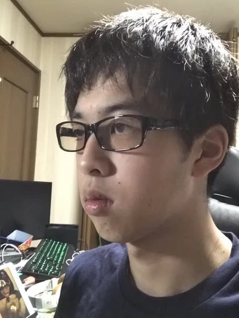 【画像】例のイラストの彼、ついに実写化されるWWWW