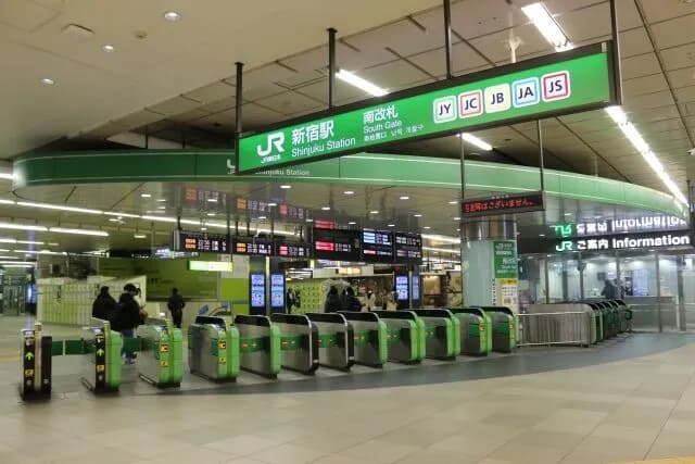 新宿駅の1日の利用者数ｗｗｗｗｗｗ