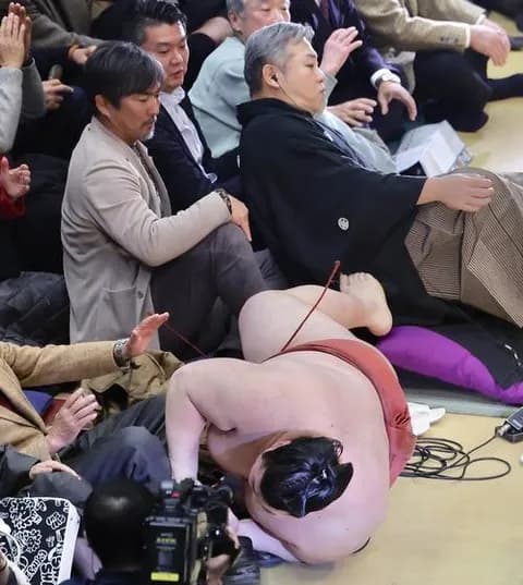 小笠原道大さん、相撲観戦する