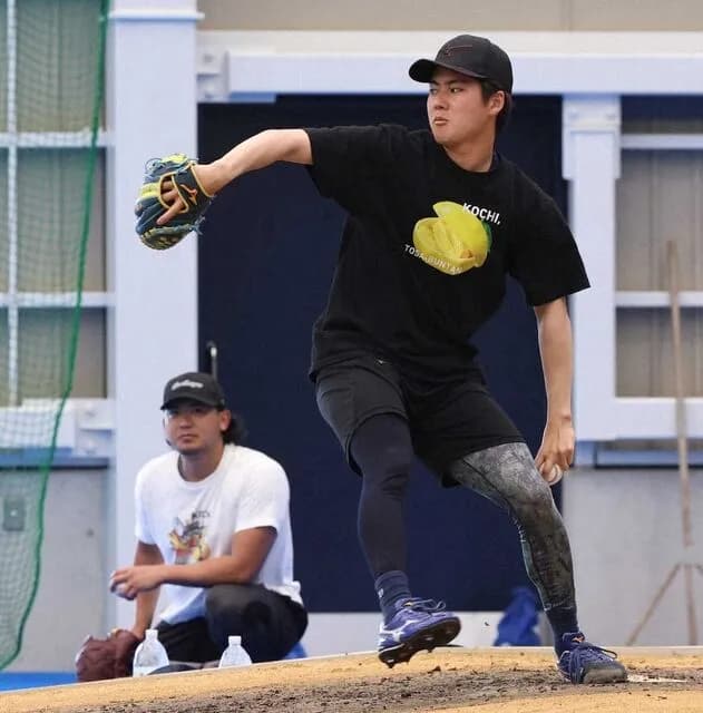 中日・金丸夢斗「吸収したくて1日15時間今永さんにくっついてる。練習はもちろん散歩も風呂も」