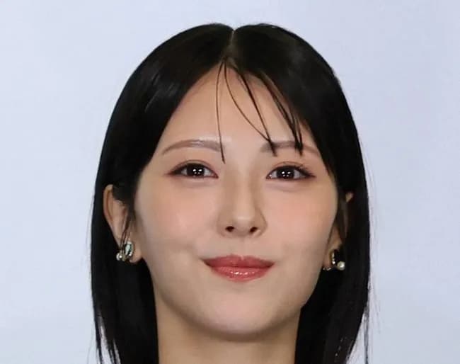 【悲報】浜辺美波さん、8時間放置した海老天を食べただけで体調を崩してしまう