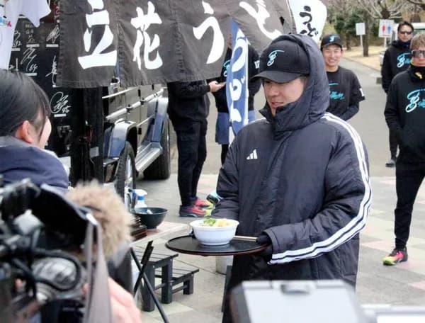 牧原大成が太っ腹な神対応　報道陣とファンにうどんを250食用意