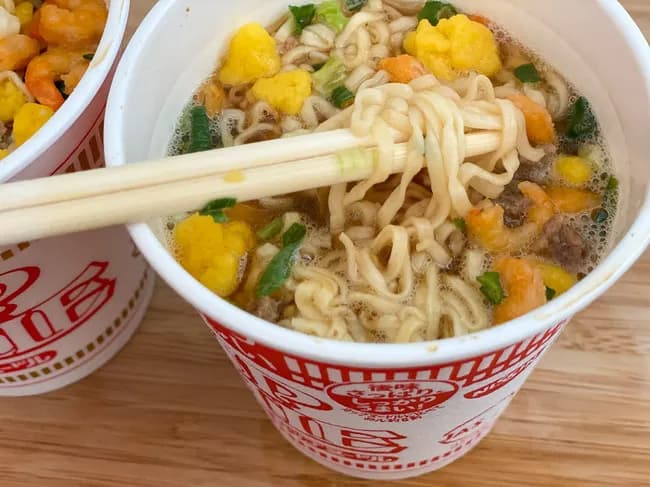 最強のカップ麺　一般人「普通のカップヌードル」にわか「蒙古タンメン」ガチ勢「ねぎみその逸品」