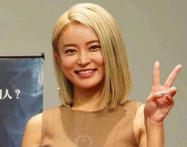 小島瑠璃子（32）「もうイジリや悪口で笑いとる番組には出ない。ハッピーな仕事だけ選んでやっていく」