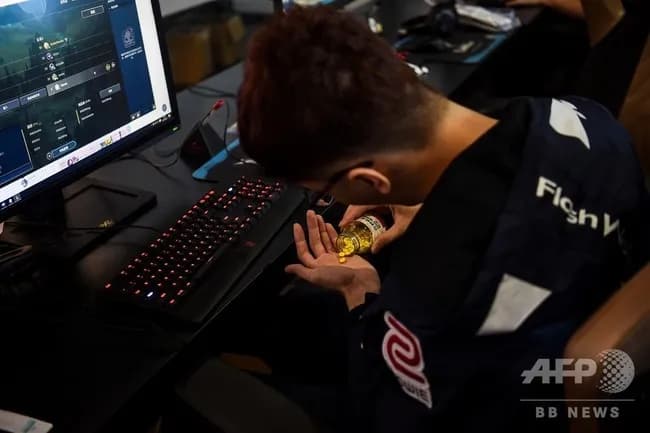 【悲報】eスポーツ、常に肥満、糖尿病、手首の怪我のリスクがつきまとう過酷なスポーツだった