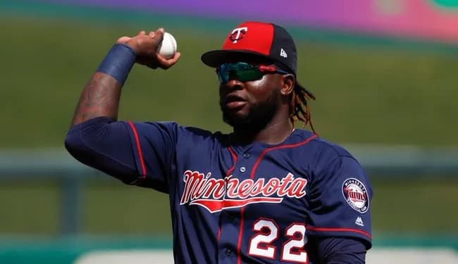 千葉ロッテさん、助っ人獲得でﾁｭﾆﾄﾞﾗに負けてしまう